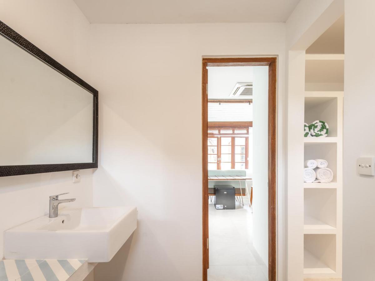 Апартаменти Batu Belig Living Managed By Cpm Bali Семіньяк Екстер'єр фото